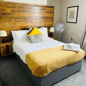 Camera standard con letto king size